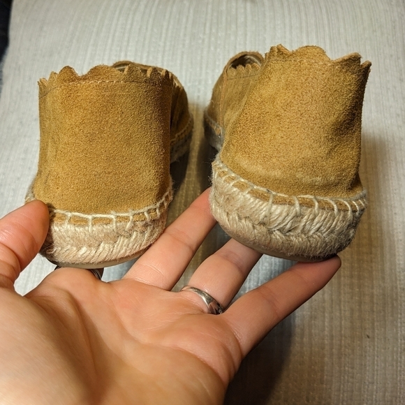 Saks Fifth Avenue suede scalloped espadrilles - Picture 4 of 7